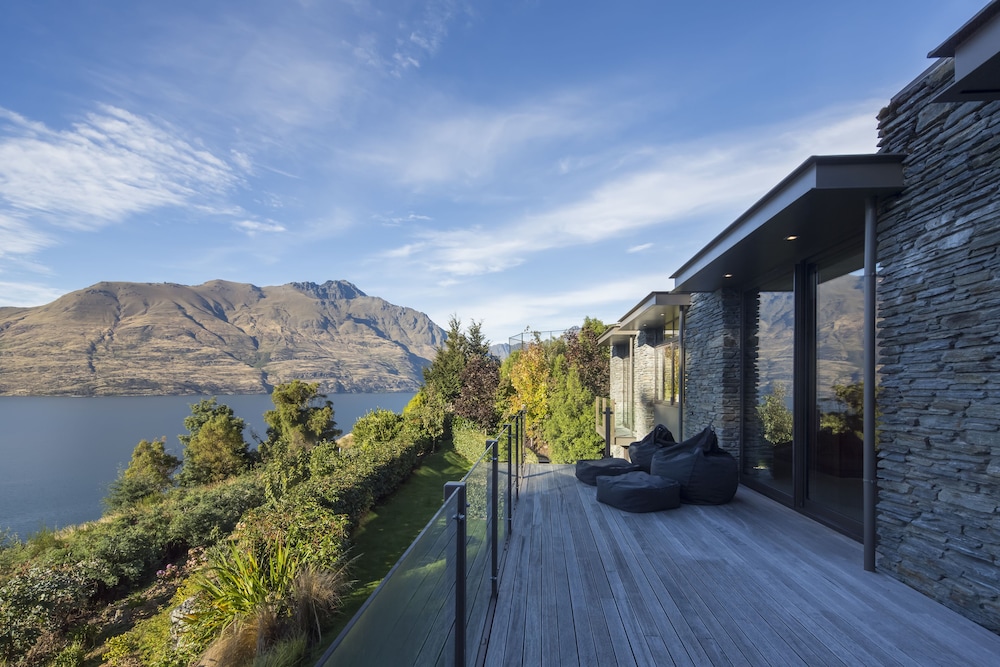 Queenstown Luxury & Getaways View Retreats