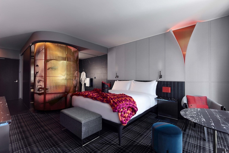 W Melbourne contemporary guest suite