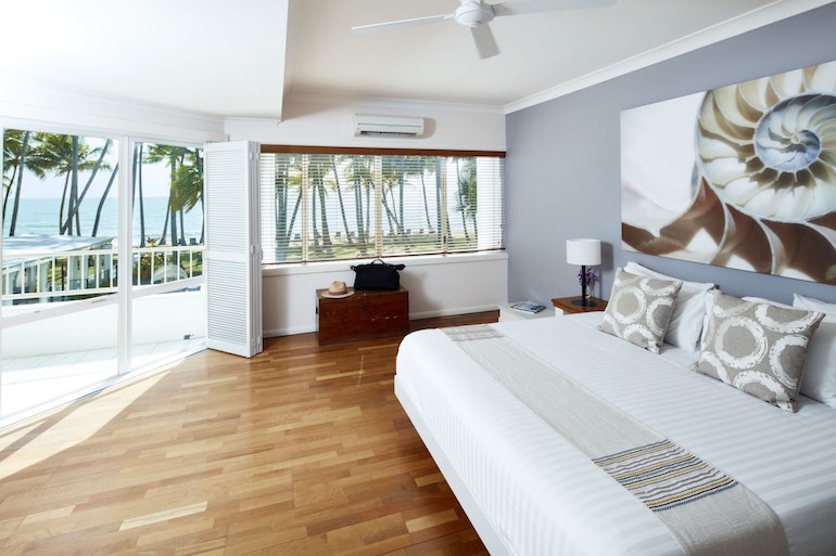 Chic and romantic getaways qld await Alamanda Palm Cove