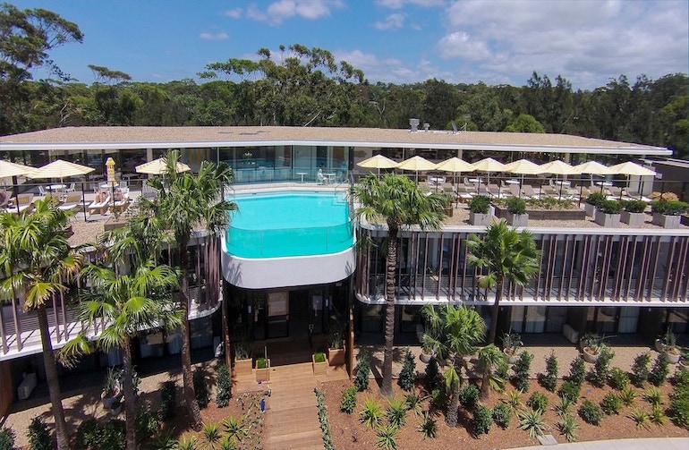 Bannisters Pavilion Mollymook has undisturbed views of Mollymook Beach, making it great for weekend getaways NSW