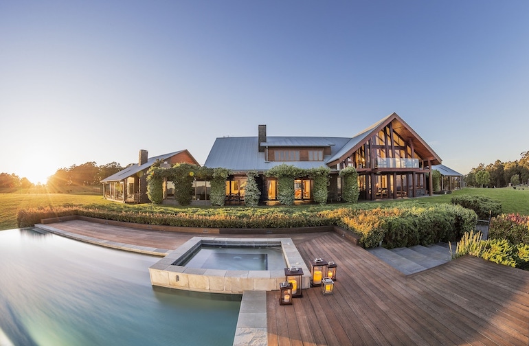 The outdoor pool at Spicers Peak Lodge