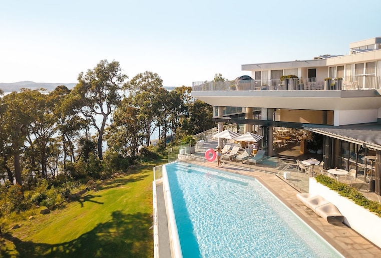 Bannisters Port Stephens has a cool blue infinity pool that makes it a splashing spot where you can enjoy weekend getaways in NSW with friends or family.