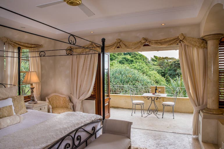 Victorias at Wategos has Tuscan interiors with views of the nearby landscape.