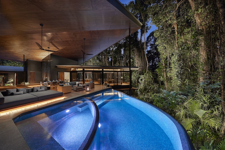 Silky Oaks Lodge infinity pool facing the lush forest